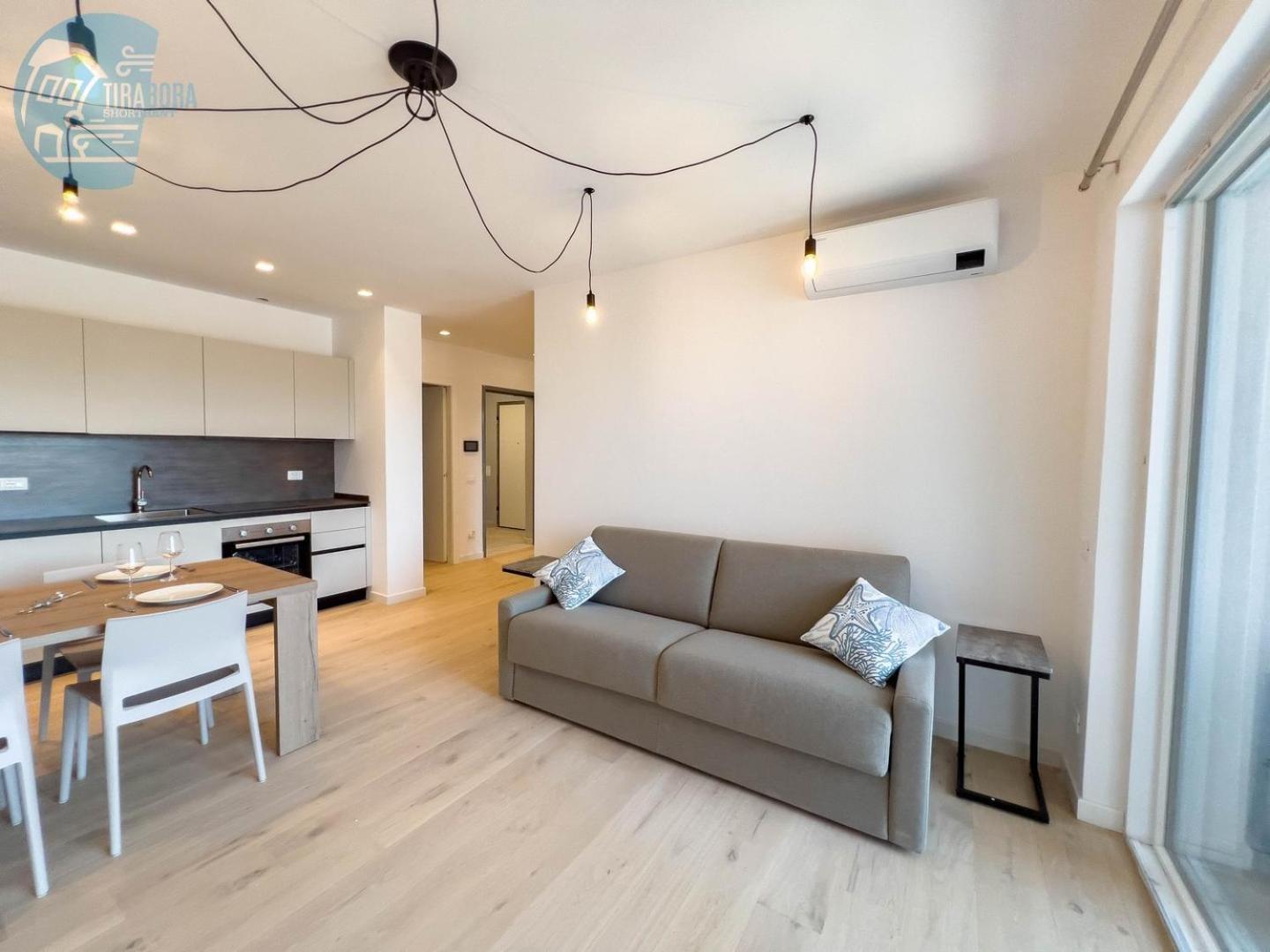 Blue Life Tirabora Short Rent * Trieste