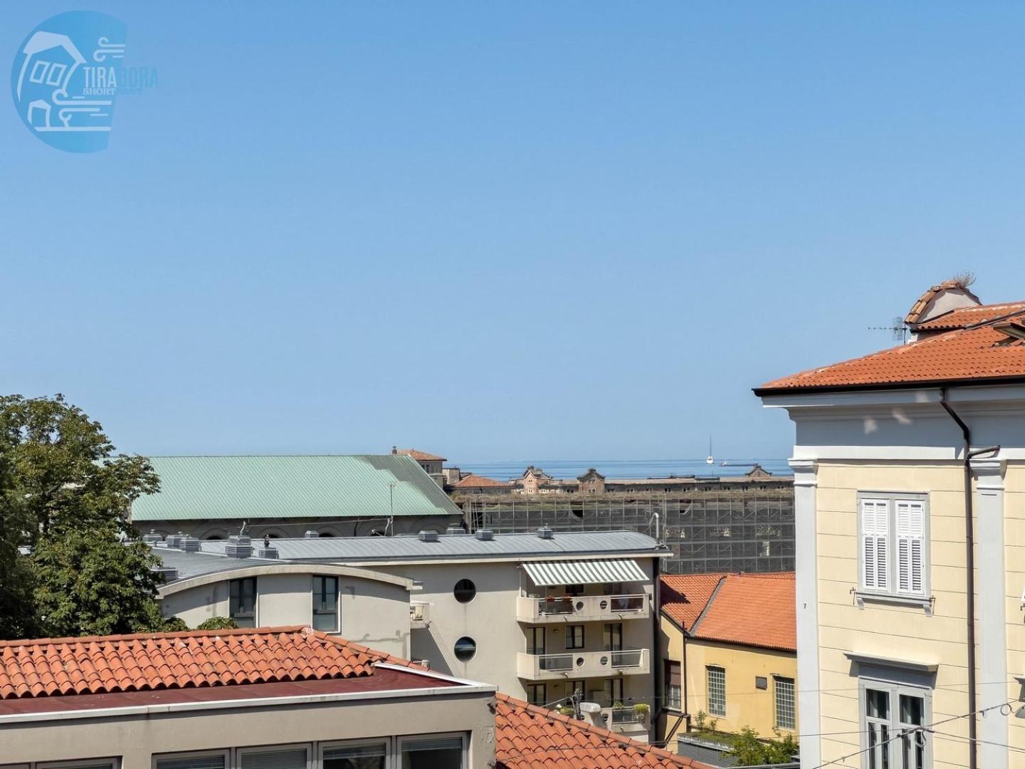 Blue Life Tirabora Short Rent