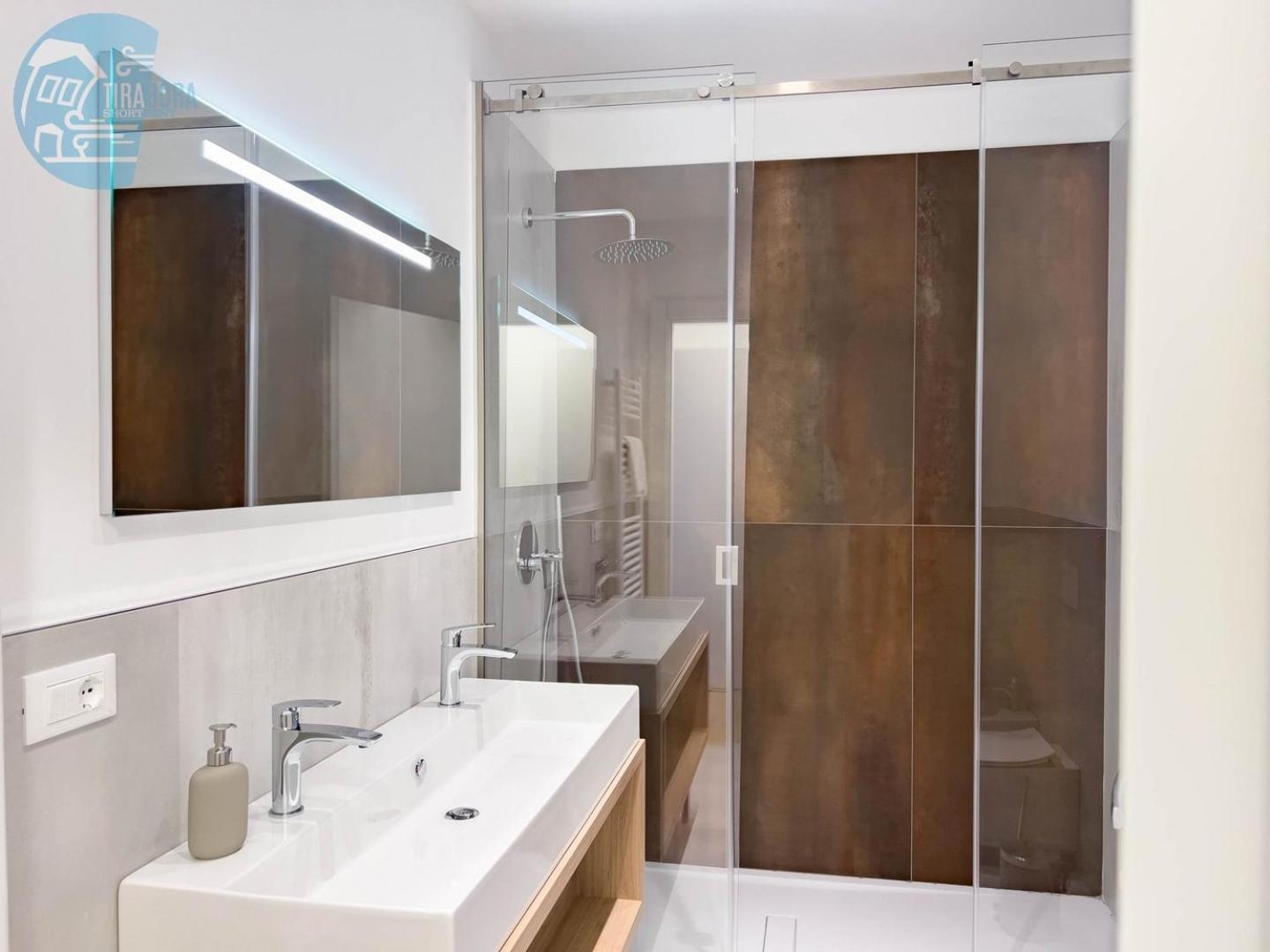 Blue Life Tirabora Short Rent Trieste